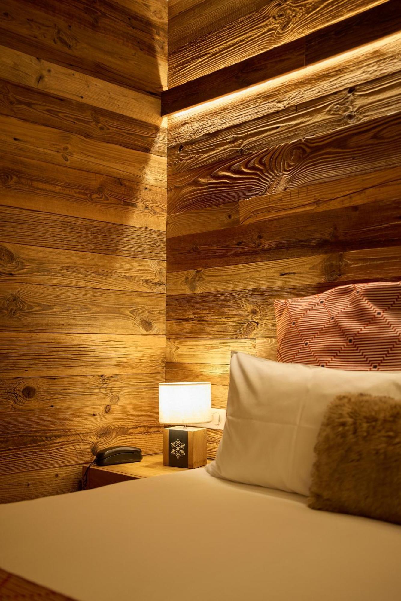 Hotel Le Grand Tetras Font-Romeu-Odeillo-Via المظهر الخارجي الصورة