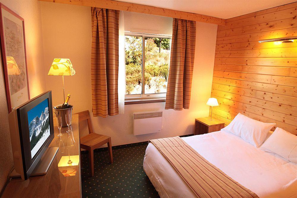 Hotel Le Grand Tetras Font-Romeu-Odeillo-Via المظهر الخارجي الصورة