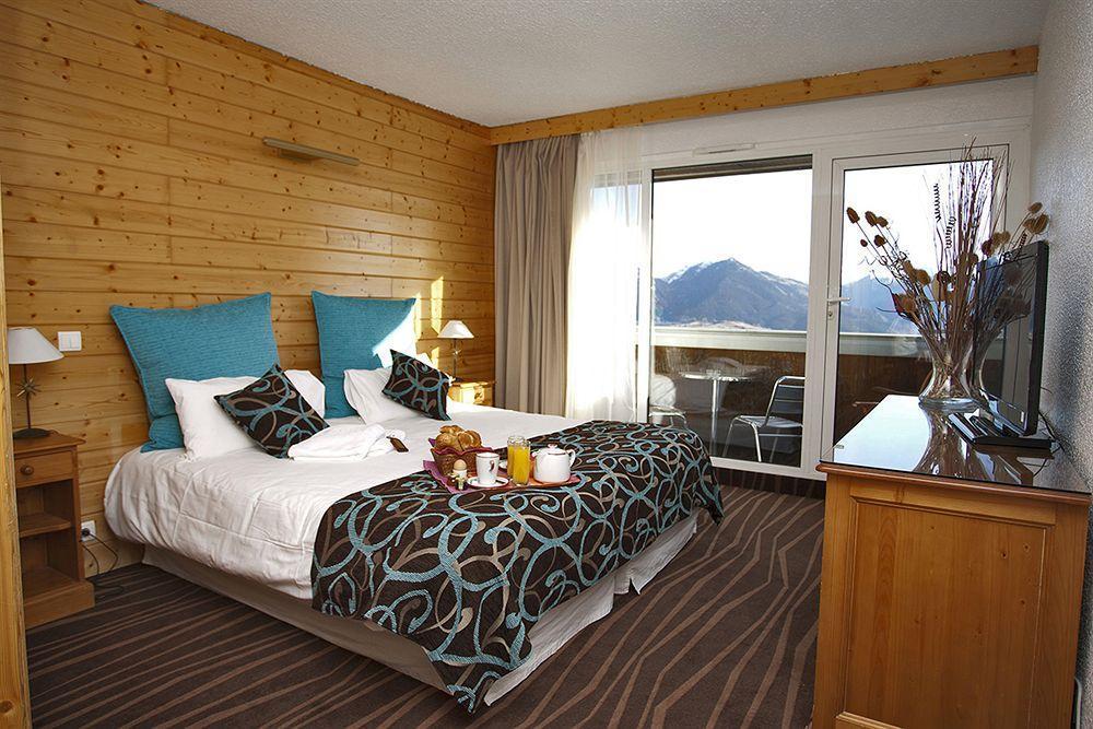 Hotel Le Grand Tetras Font-Romeu-Odeillo-Via المظهر الخارجي الصورة